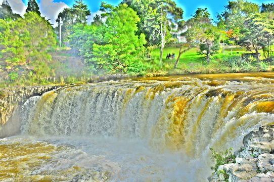 Haruru Falls