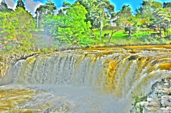 Haruru Falls