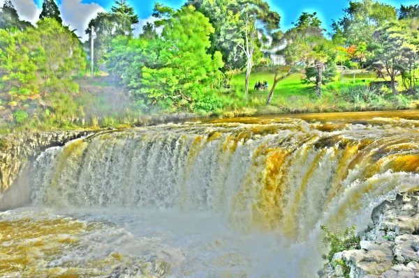 Haruru Falls