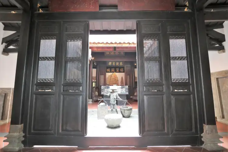 Các khách sạn gần Fuk Tak Chi Museum