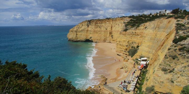 Vale de Centeanes Beach