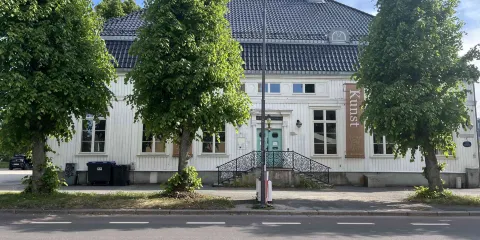 Oestfold Kunstnersenter / Gallery Oks