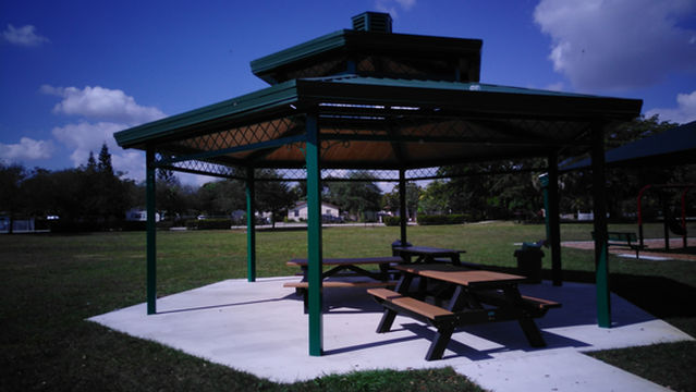 Betty Booth Roberts Park & Pool