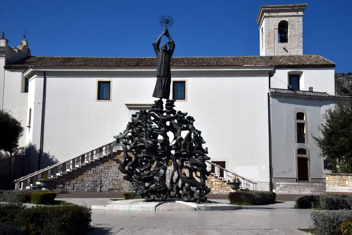 Hotel in zona Chiesa madre di San Leonardo Abate