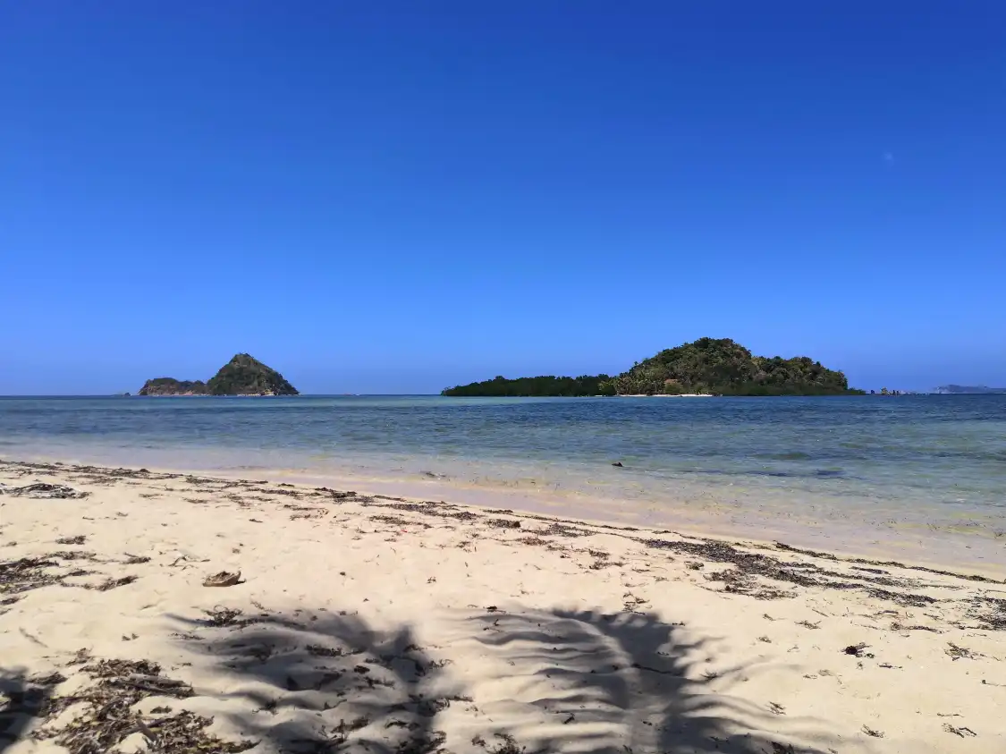 Hotels near Lakdayan Beach