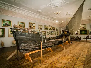 Avtorsʹkyy Istoryko-Krayeznavchyy Muzey Khudozhnyka O. Sharonova