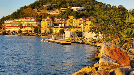 Marigot Market