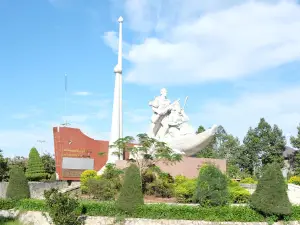 Tượng đài Giao bưu Thông tin Vô tuyến điện Nam Bộ