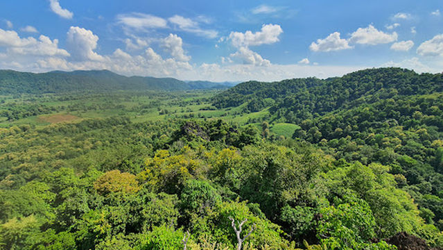 Wat Pa Phutthabat Utthayan Tham Chakkraphat