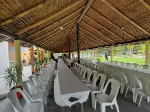 Camping Balneario Las Palmeras