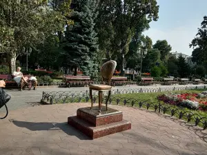 Monument to Ilf and Petrov