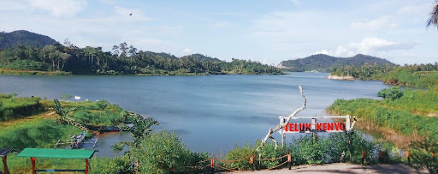 Wisata Teluk Kenyo
