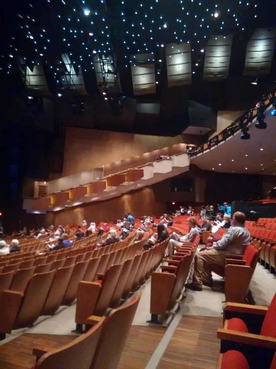 Hotels near Queen Elizabeth Theatre