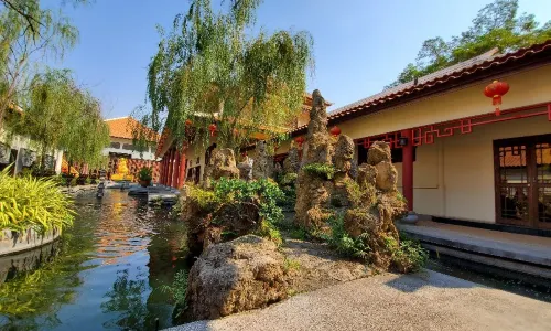 Thai-Chinese Cultural Center