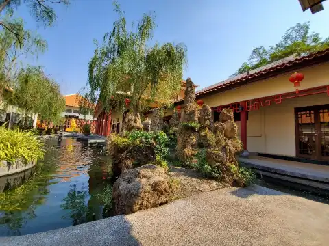 鄰近本頭公廟的酒店