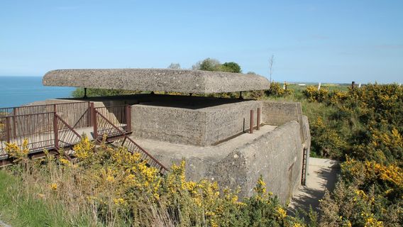 Longues-sur-Mer battery