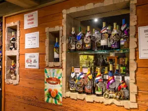 Amber Falls Winery & Cellars
