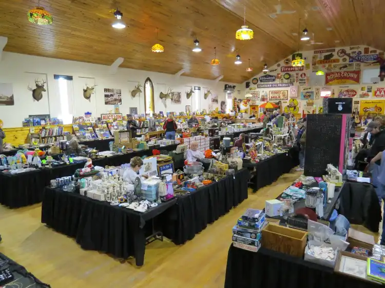 Hotels in Shawano