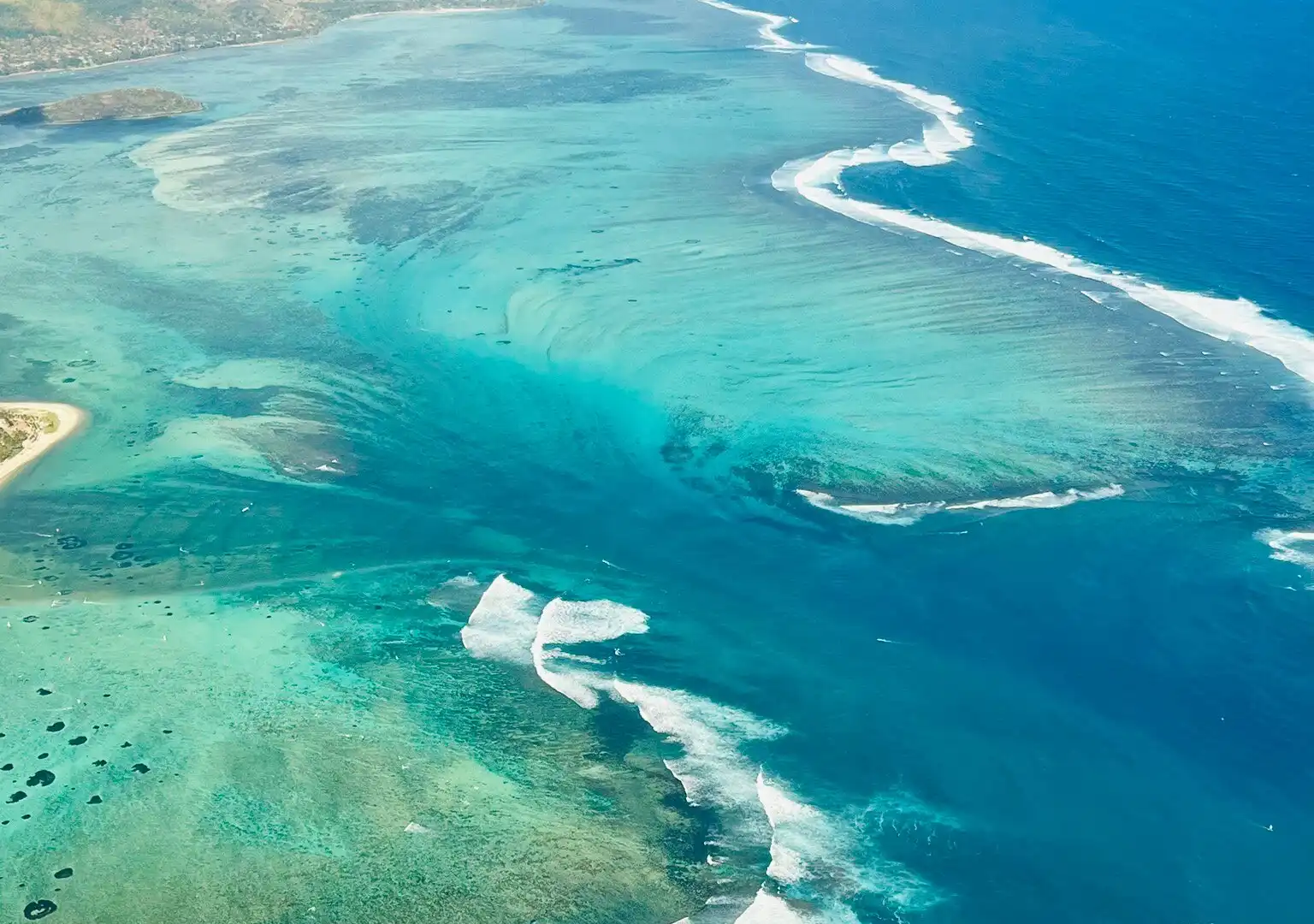 Hotels near Underwater Waterfall Mauritius with LagoonFLIGHT