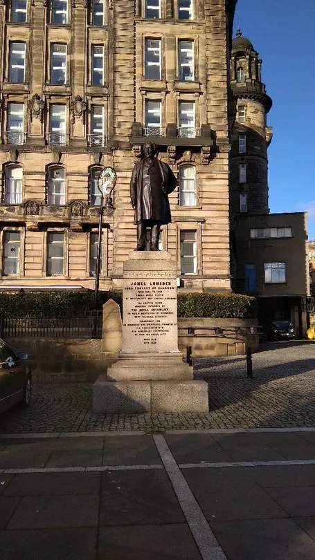 4_James Lumsden Statue