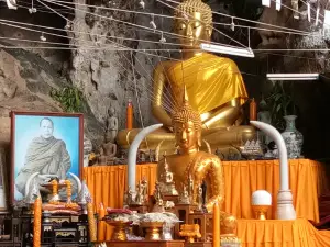 Wat Tham Khanom Kho