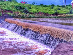 Isarthuni Waterfall