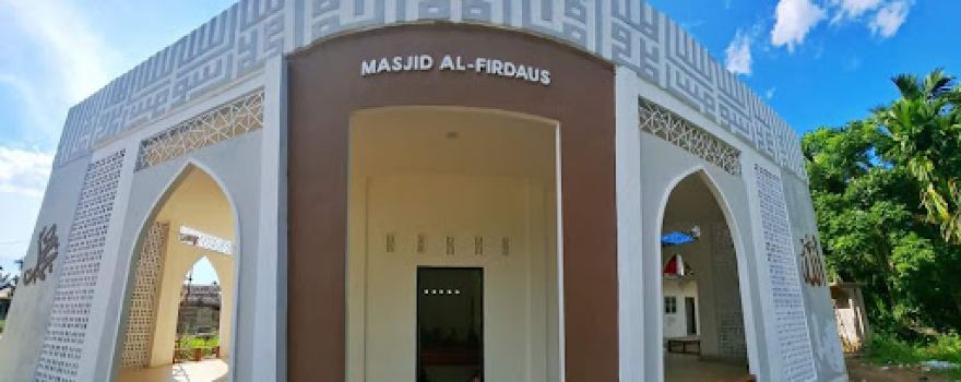 Masjid Al-Firdaus Parit Hijrah Kelurahan Seberang Tembilahan Barat Kecamatan Tembilahan