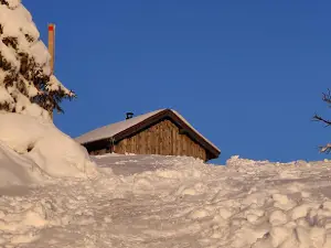 Valtavaara Campfire Shelter