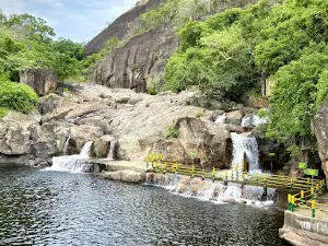 Manimutharu WaterFalls