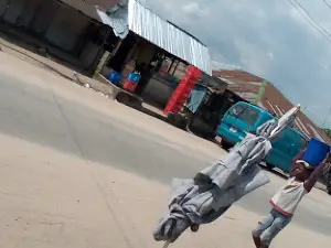 Amechi Compound