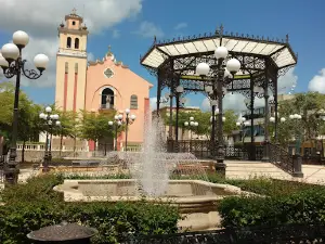 Plaza Pública Bicentenaria Monseñor Miguel Ángel Mendoza