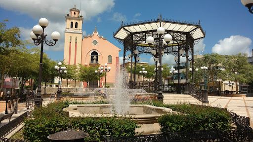 Plaza Pública Bicentenaria Monseñor Miguel Ángel Mendoza