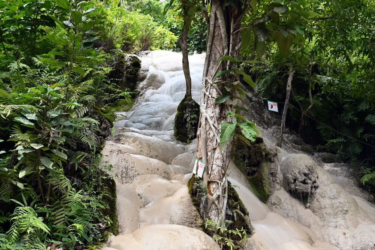 4_อุทยานแห่งชาติน้ำตกบัวตอง-น้ำพุเจ็ดสี