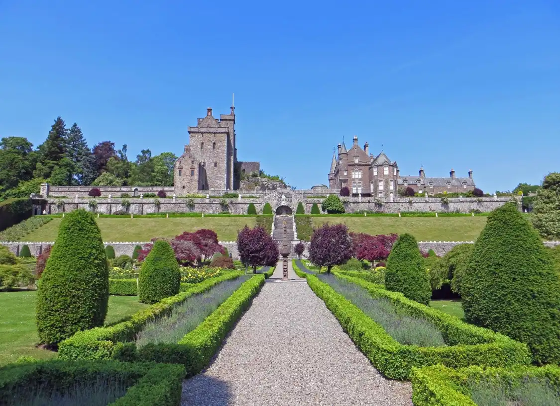 Hotels near Drummond Gardens