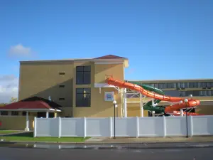 Palm Island Indoor Waterpark