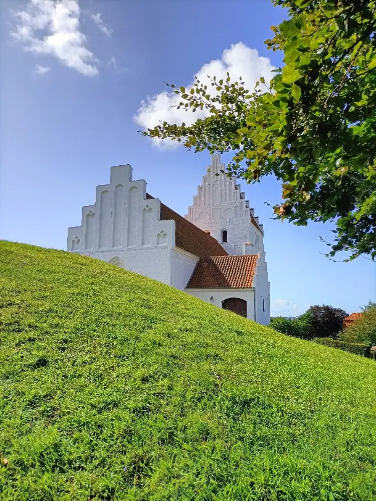 Hotels near Elmelunde Kirke