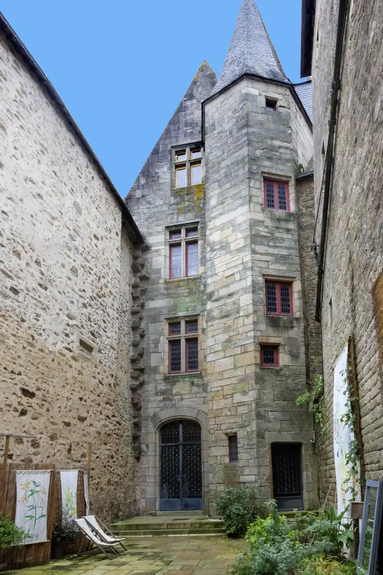 Hotels near Musee d'Histoire et d'Archeologie