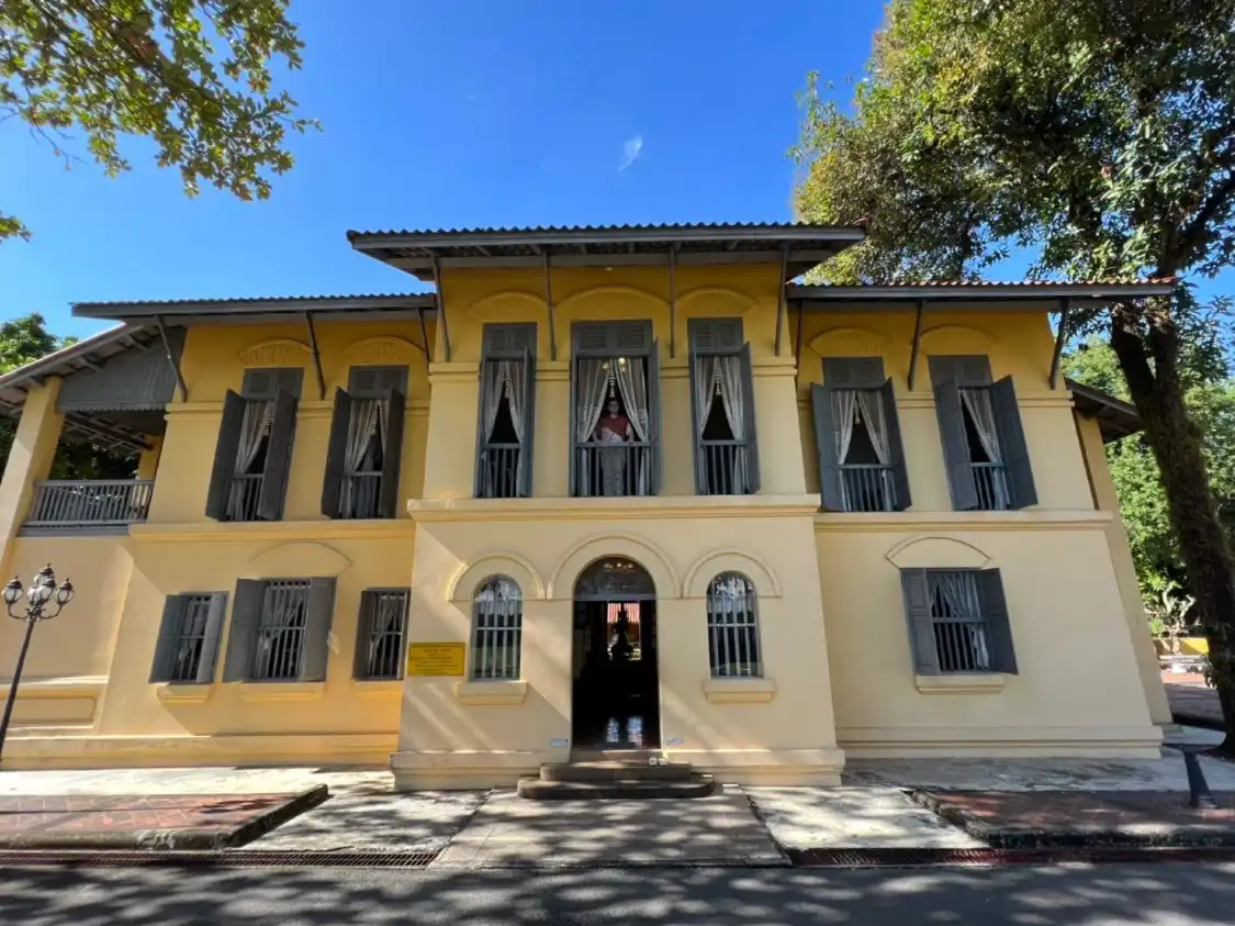 Nakhon Phanom Provincial Governor's Residence Museum附近的飯店
