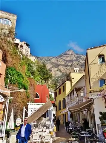 Hotel in zona Miniaci Art Gallery