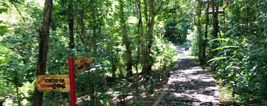 Troh Bu  Botanic Garden
