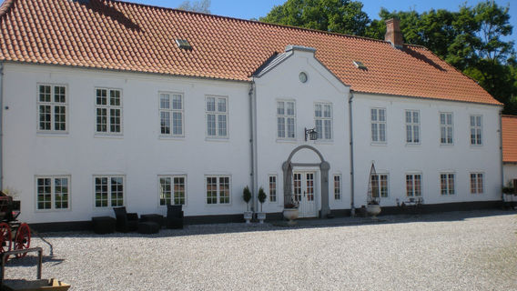 Haughus Gods, Antik & Kræmmermarked