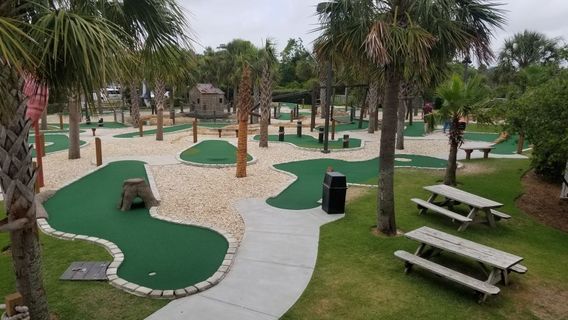 Shrimpy's Grill and Golf