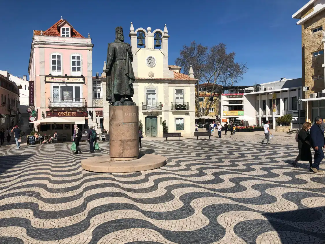 Hotels near Dom Pedro I statue