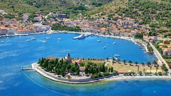 Tourist Agency Teuta, Rent A Car, Scooter & E-bike, Military Tour, Blue Cave & STINIVA tours, Split Airport transfers