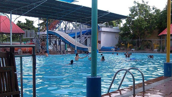 Hồ bơi Lãm Thủy Đình