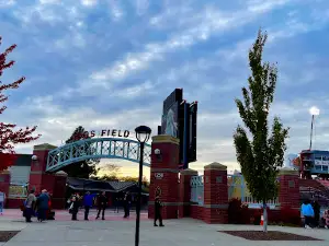 Roos Field