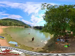 Lake La Mirande