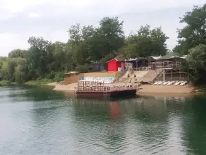 Splav POSEJDON Glavno Jezero Bela Crkva