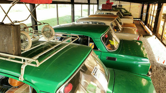 "Unt kampą" - Automobilių ekspozicija / Galerija po atviru dangumi