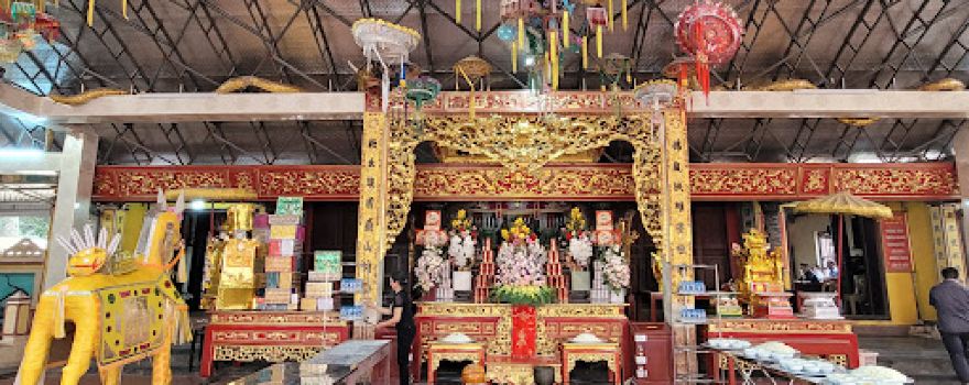 Đền vua cha Bát Hải Động Đình